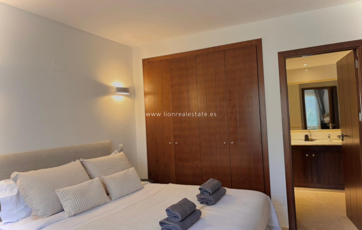 Перепродажа - Квартира / квартира - Punta Prima