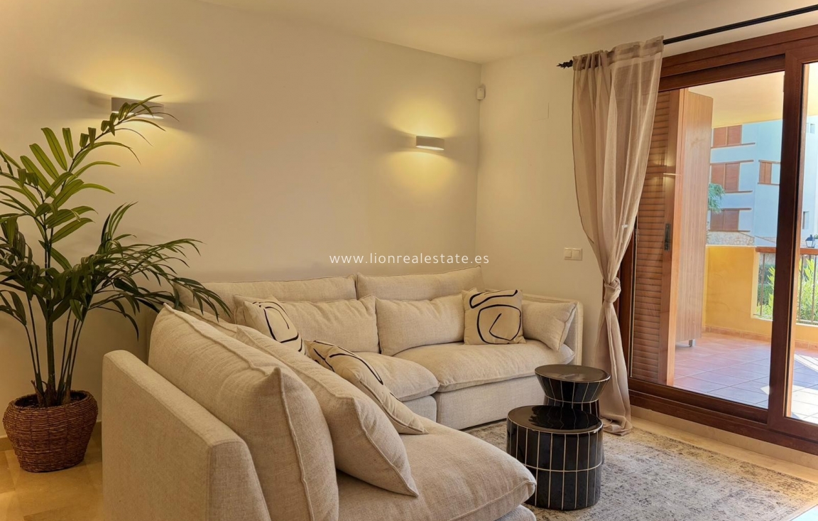 Перепродажа - Квартира / квартира - Punta Prima