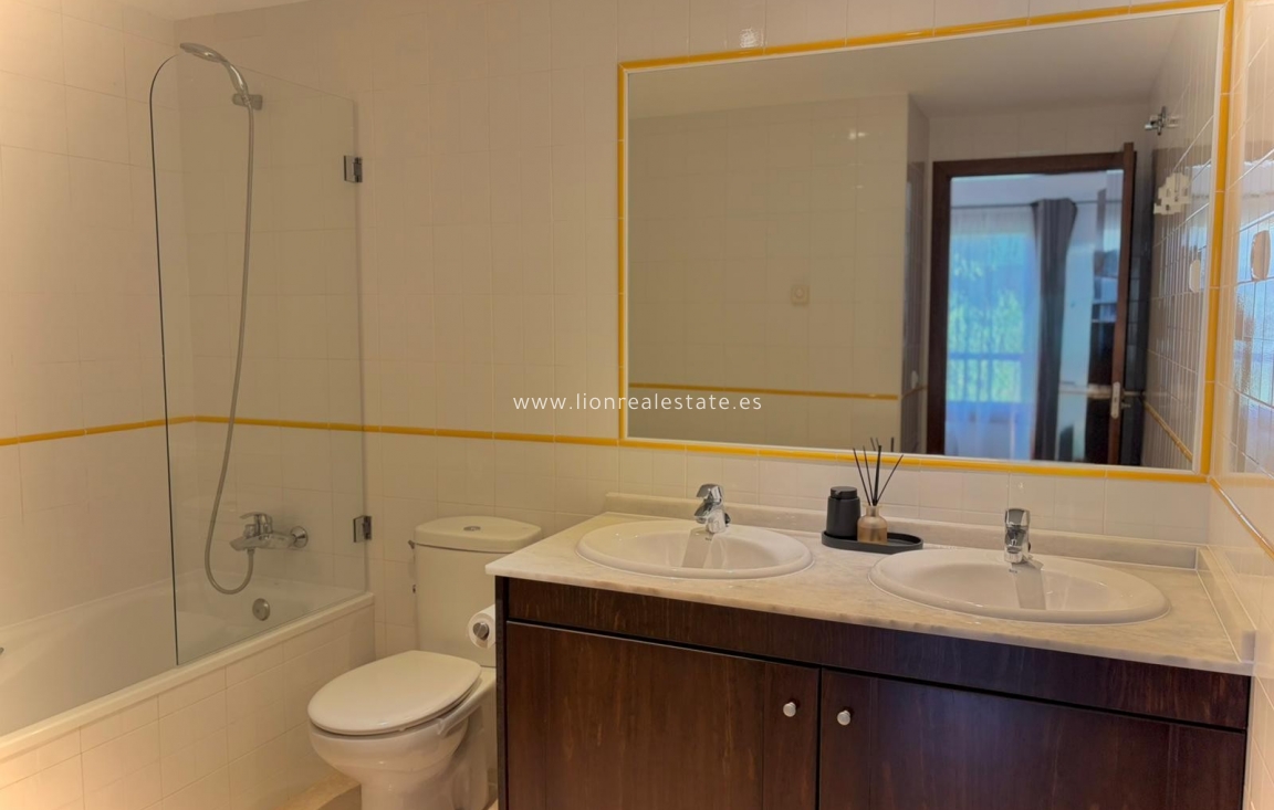 Перепродажа - Квартира / квартира - Punta Prima