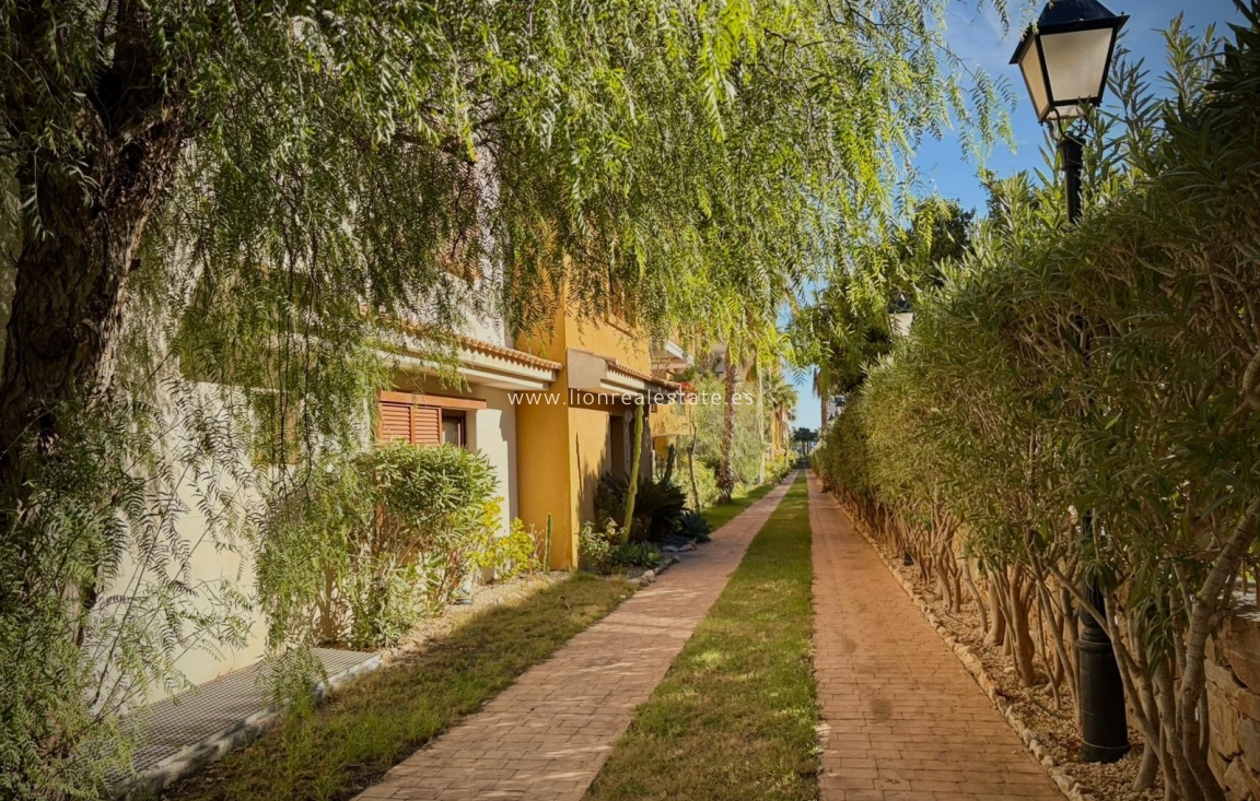 Перепродажа - Квартира / квартира - Punta Prima