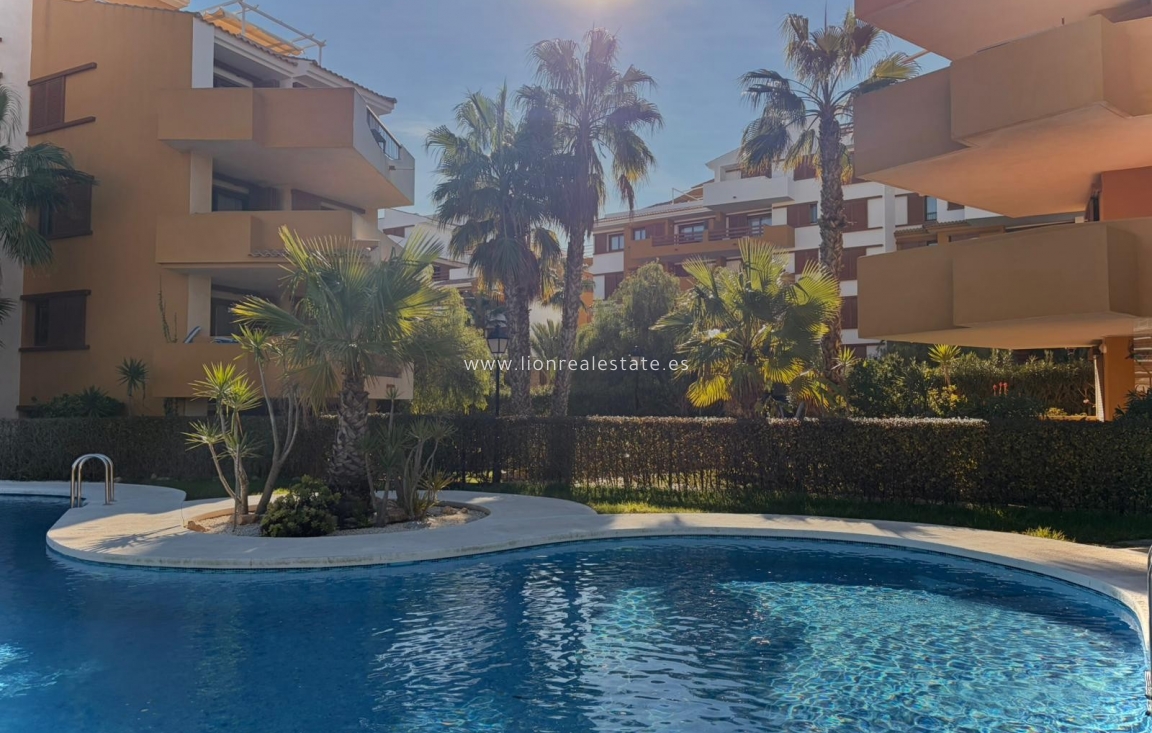 Перепродажа - Квартира / квартира - Punta Prima