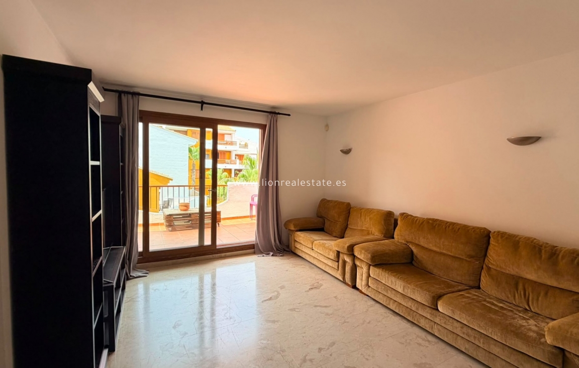 Перепродажа - Квартира / квартира - Punta Prima