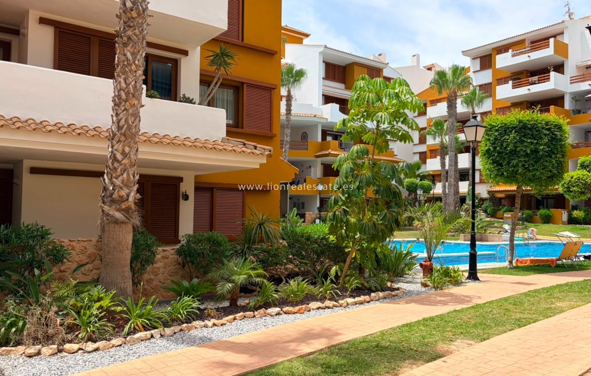 Перепродажа - Квартира / квартира - Punta Prima