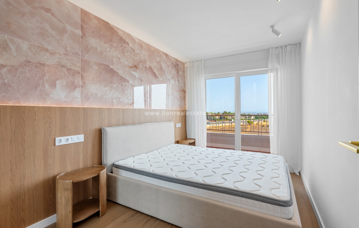 Перепродажа - Квартира / квартира - Punta Prima