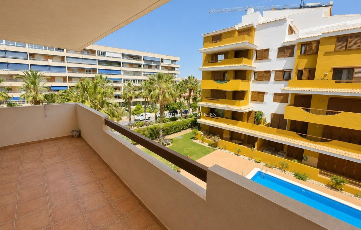 Перепродажа - Квартира / квартира - Punta Prima