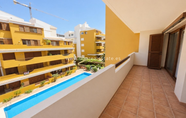 Перепродажа - Квартира / квартира - Punta Prima