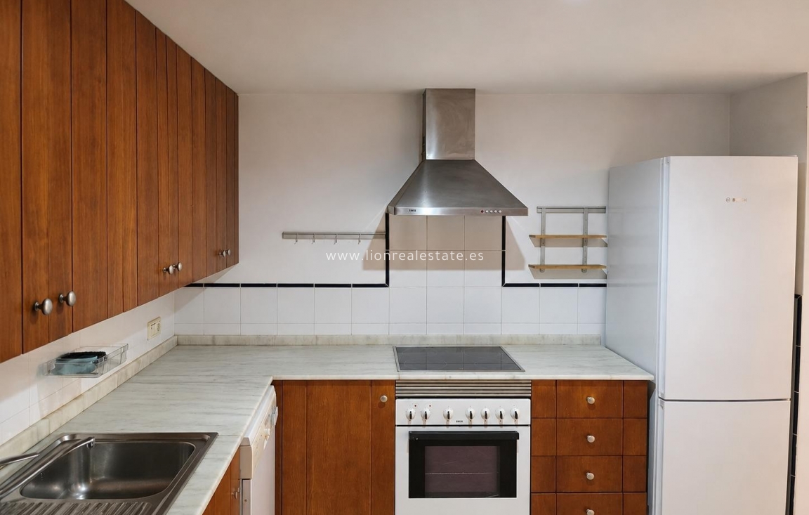Перепродажа - Квартира / квартира - Punta Prima