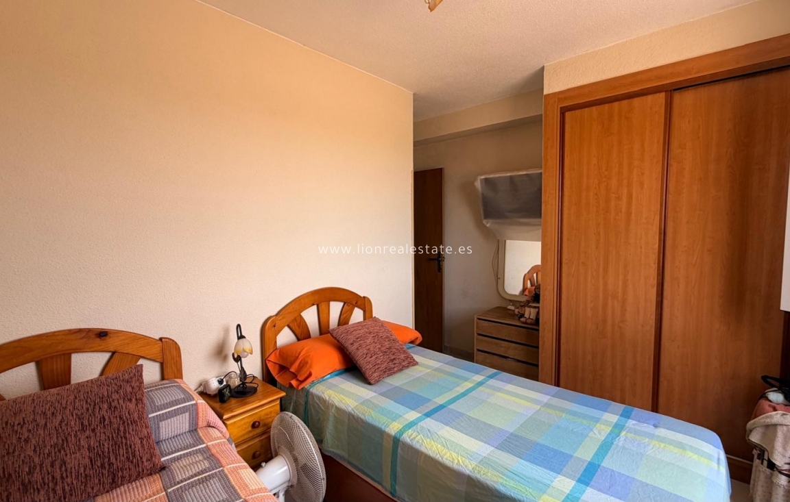 Перепродажа - Квартира / квартира - Punta Prima