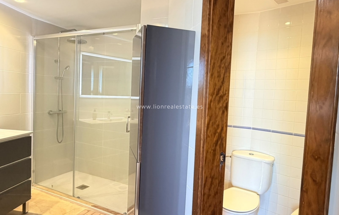 Перепродажа - Квартира / квартира - Punta Prima