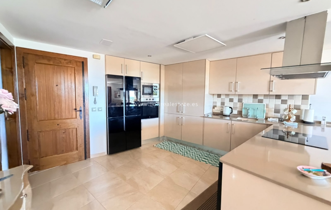 Перепродажа - Квартира / квартира - Punta Prima