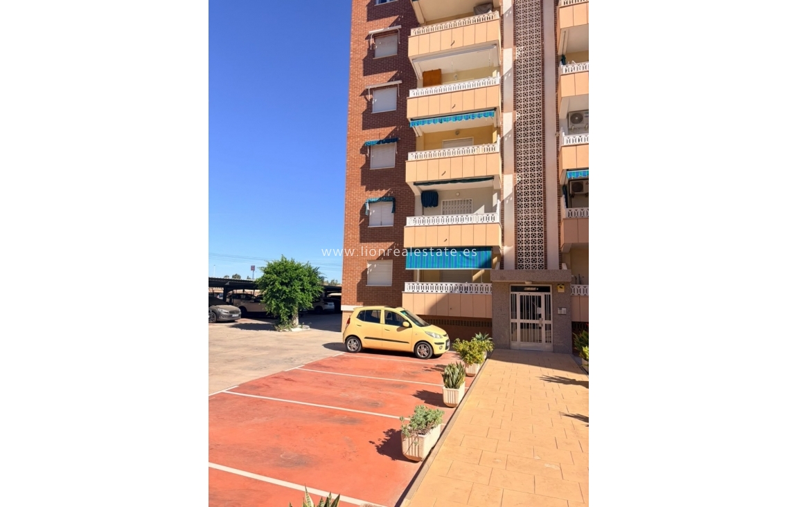 Перепродажа - Квартира / квартира - Punta Prima