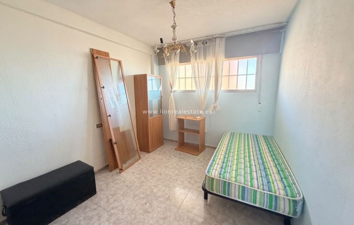 Перепродажа - Квартира / квартира - Punta Prima