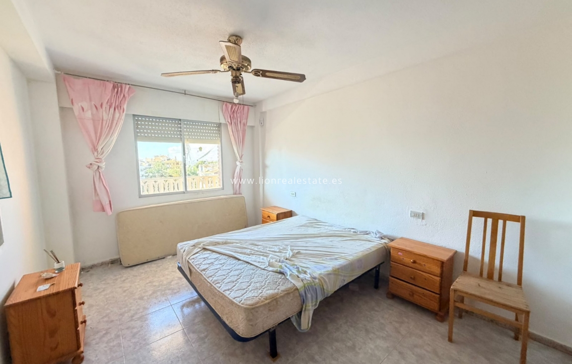 Перепродажа - Квартира / квартира - Punta Prima