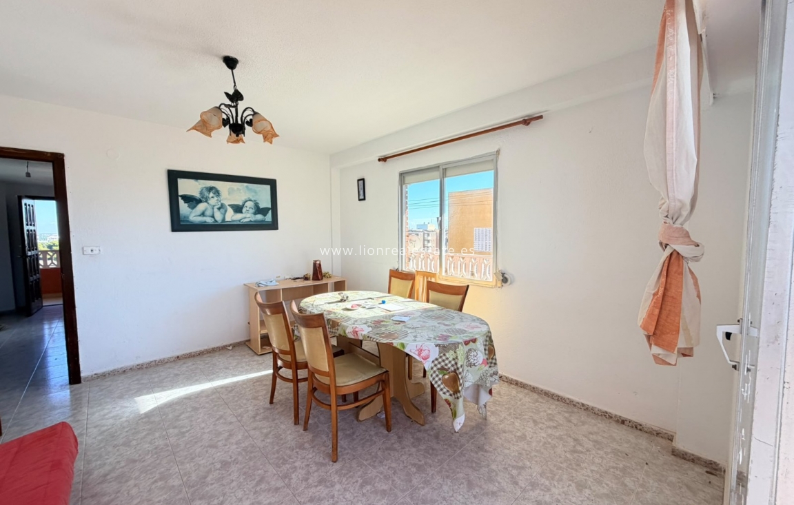Перепродажа - Квартира / квартира - Punta Prima