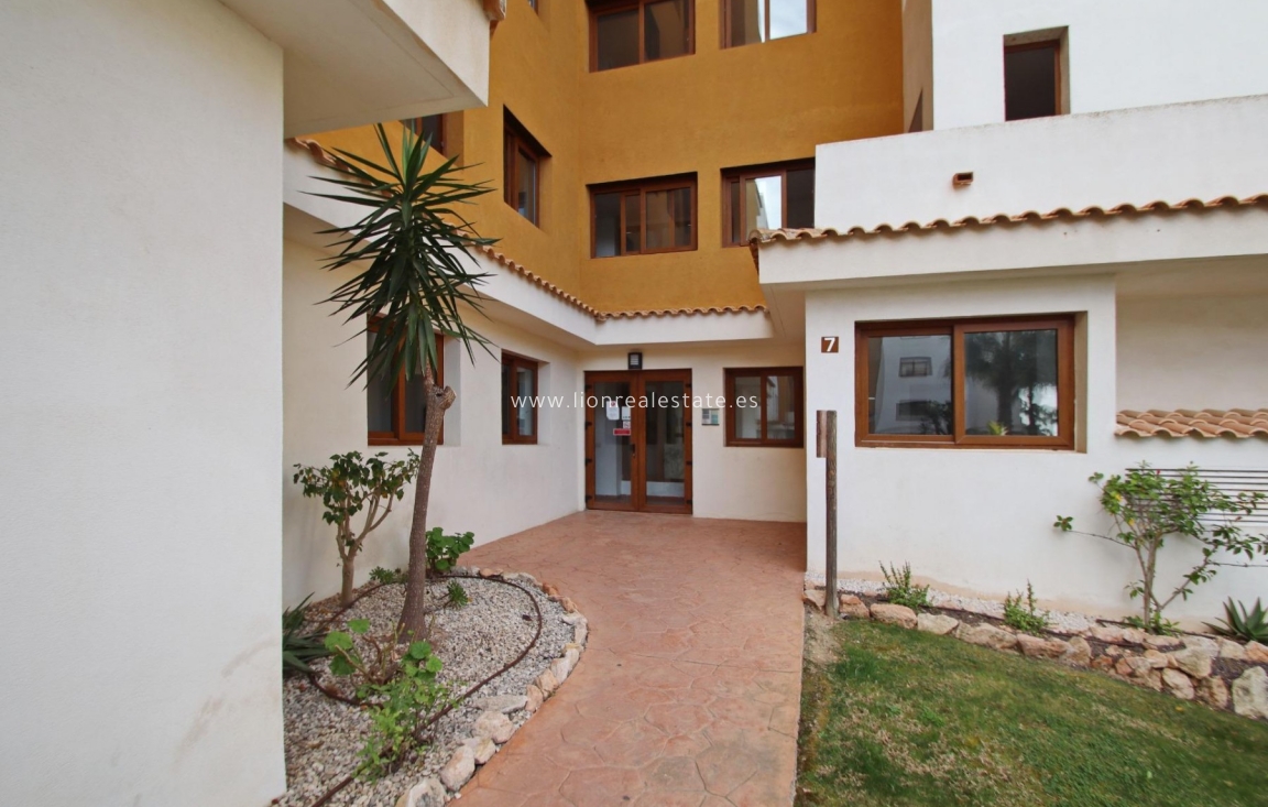 Перепродажа - Квартира / квартира - Punta Prima