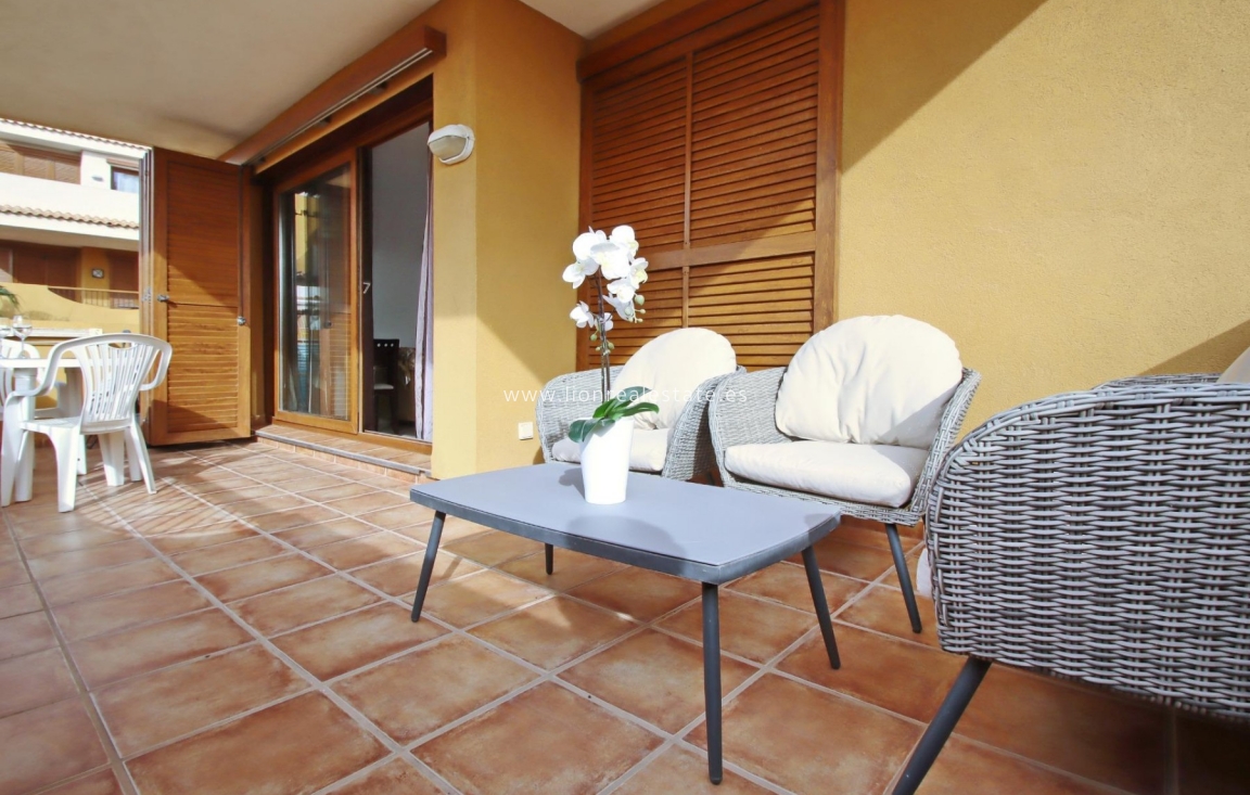 Перепродажа - Квартира / квартира - Punta Prima