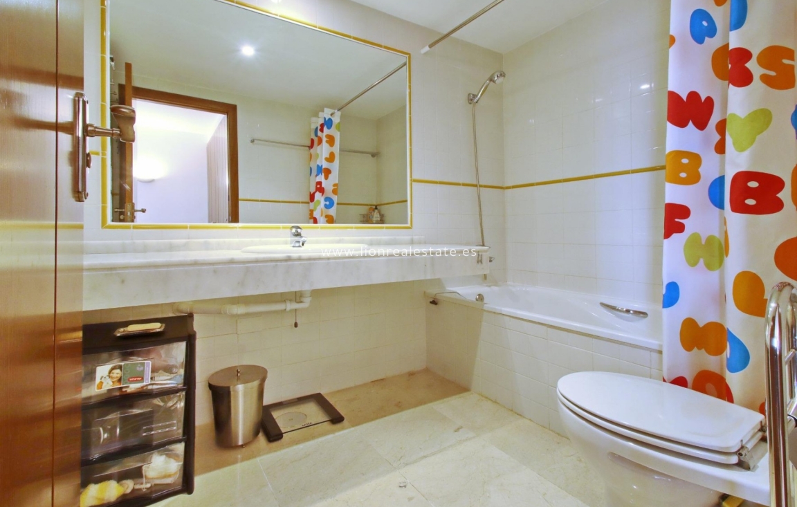 Перепродажа - Квартира / квартира - Punta Prima