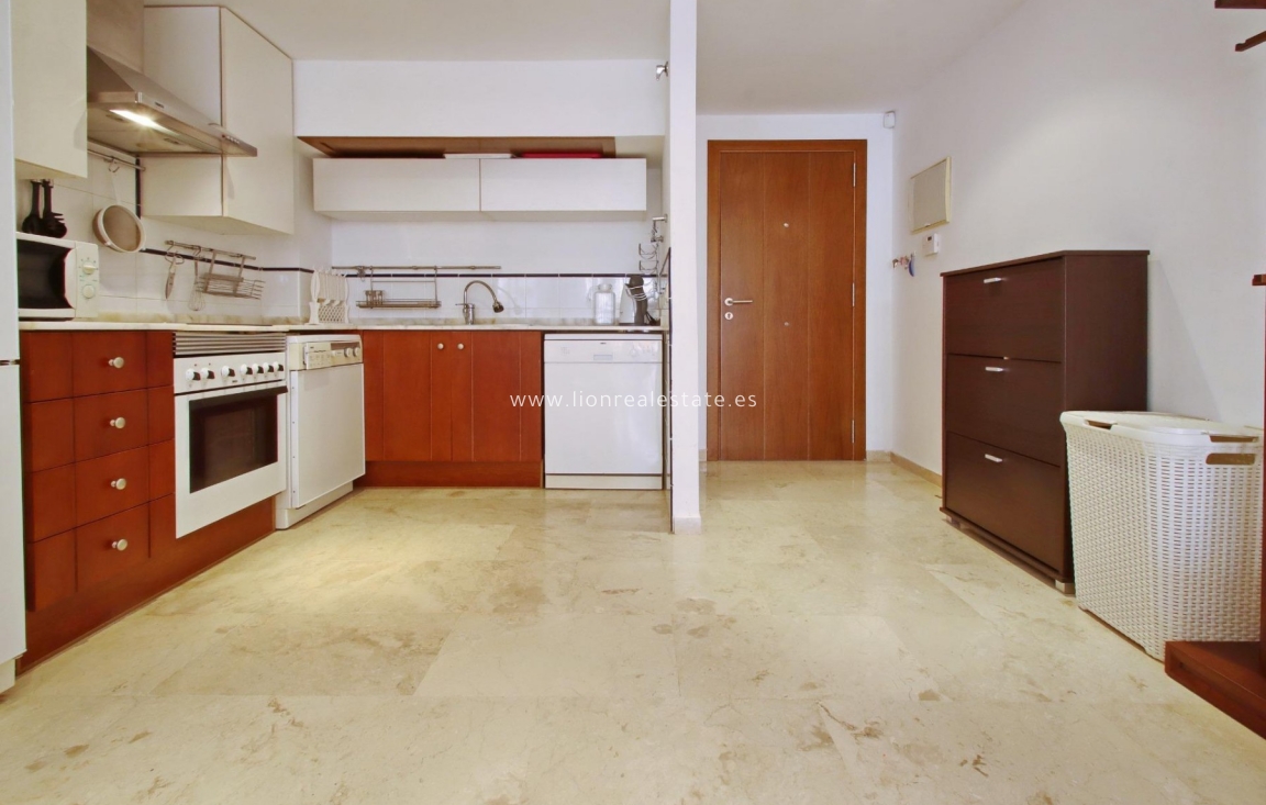 Перепродажа - Квартира / квартира - Punta Prima