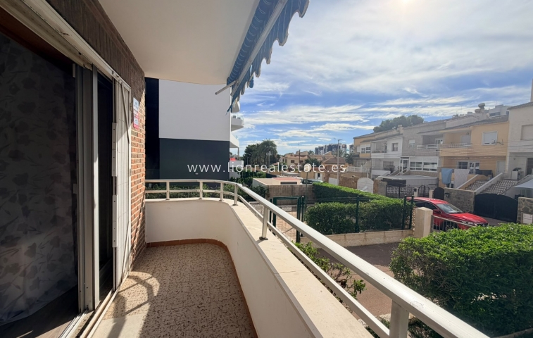 Перепродажа - Квартира / квартира - Punta Prima