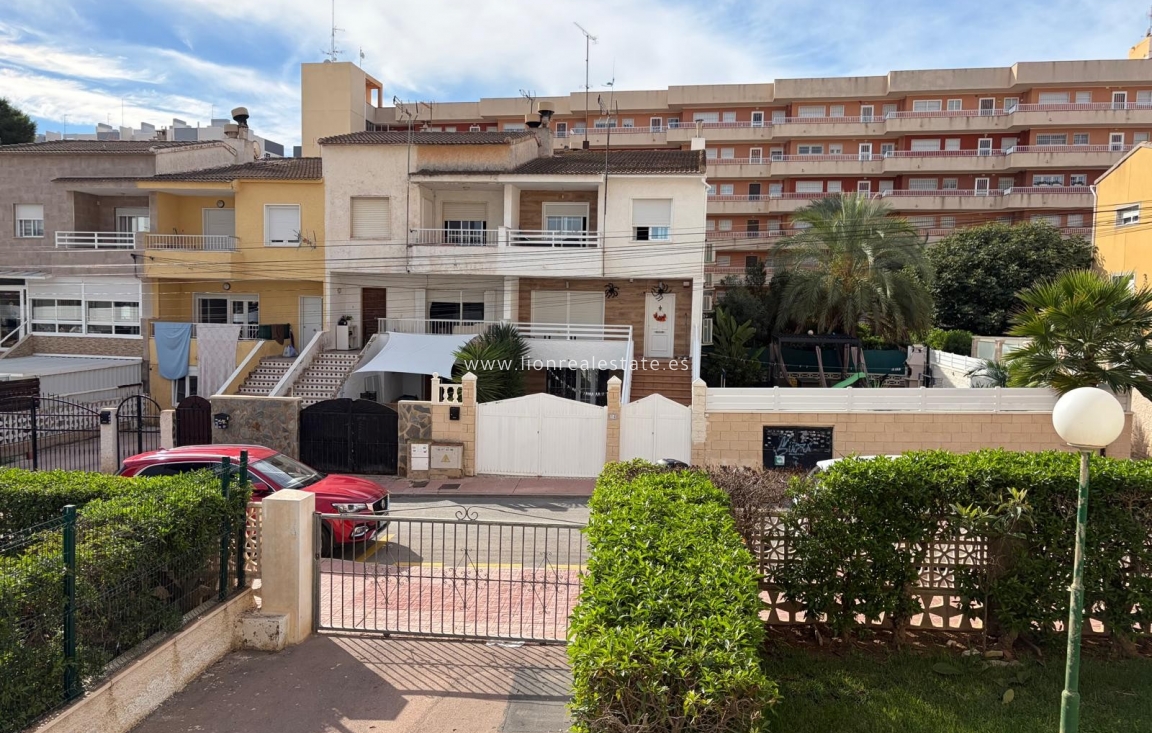 Перепродажа - Квартира / квартира - Punta Prima