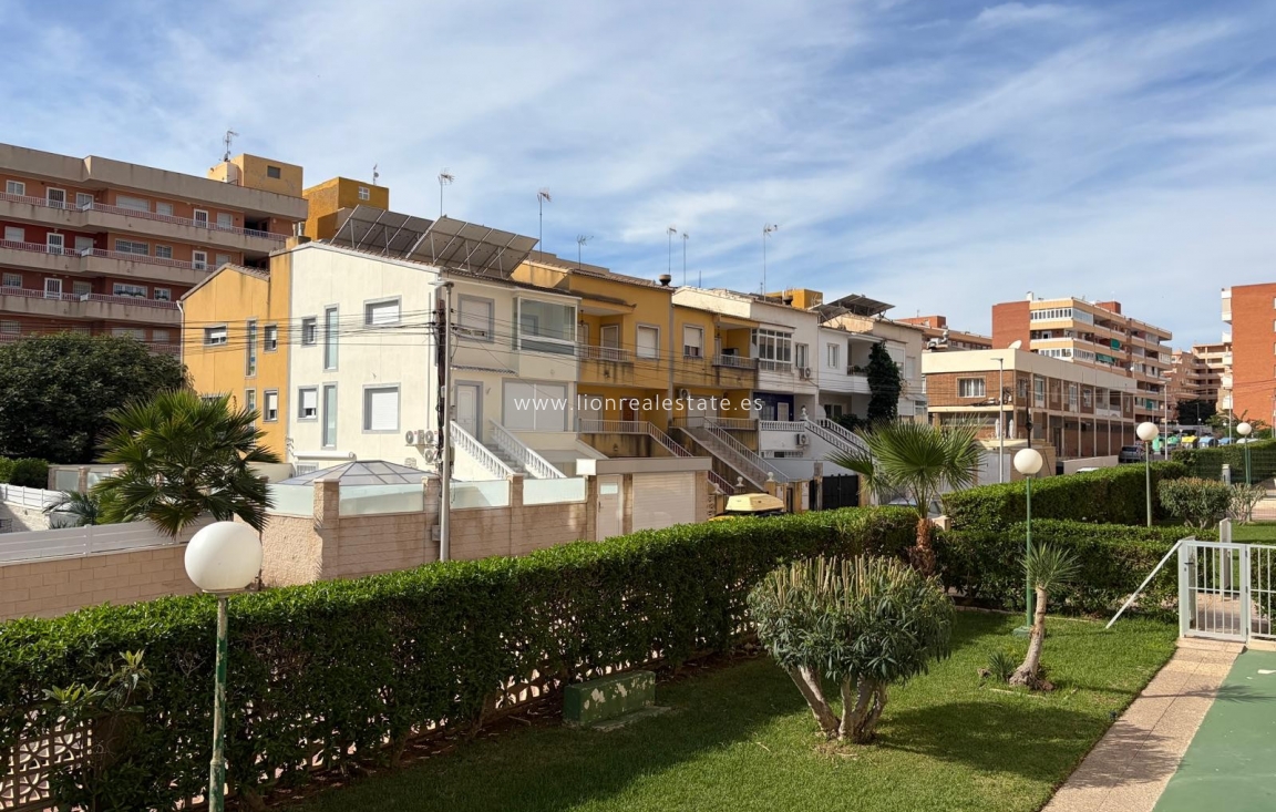 Перепродажа - Квартира / квартира - Punta Prima