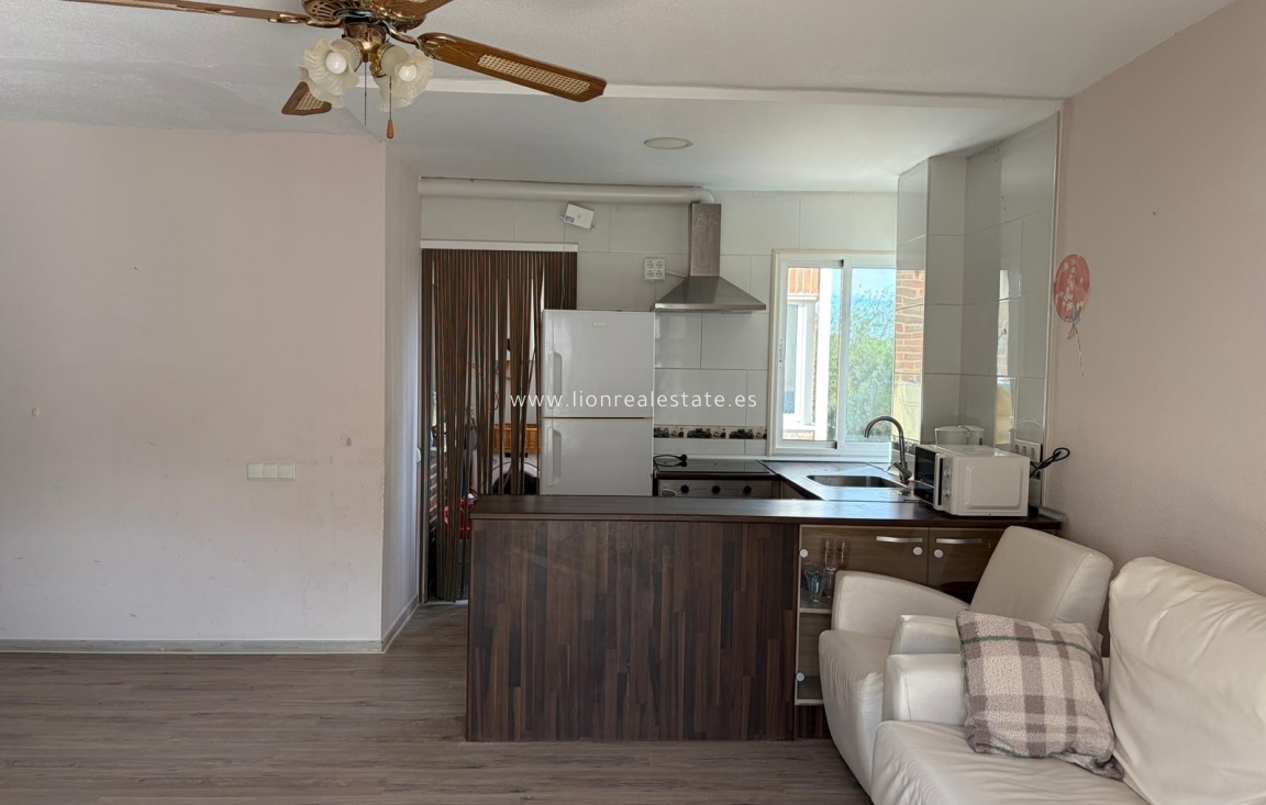 Перепродажа - Квартира / квартира - Punta Prima