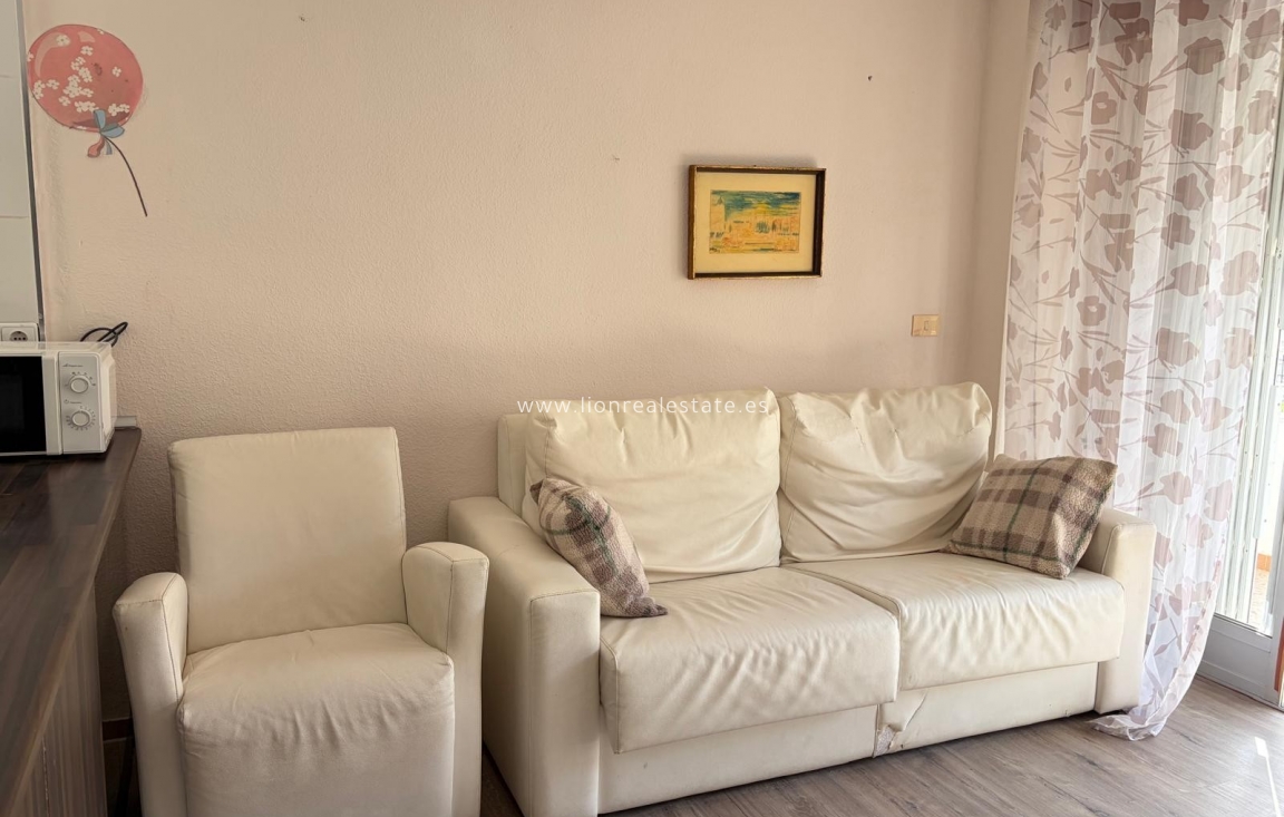 Перепродажа - Квартира / квартира - Punta Prima