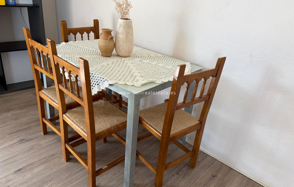 Перепродажа - Квартира / квартира - Punta Prima