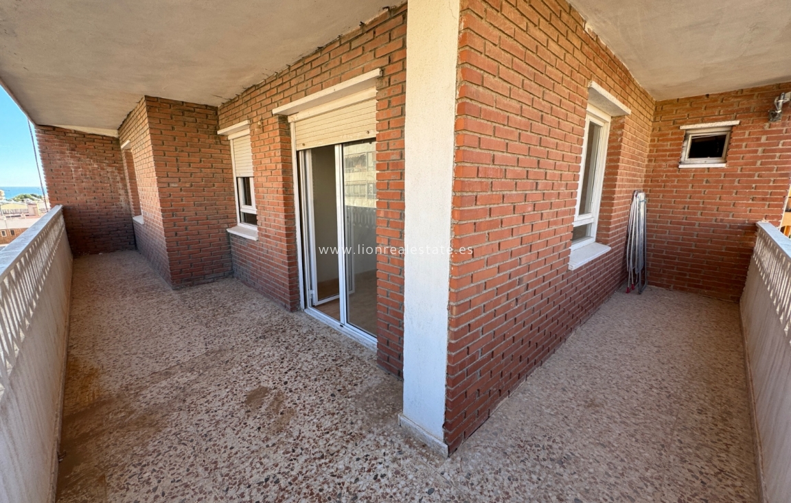 Перепродажа - Квартира / квартира - Punta Prima