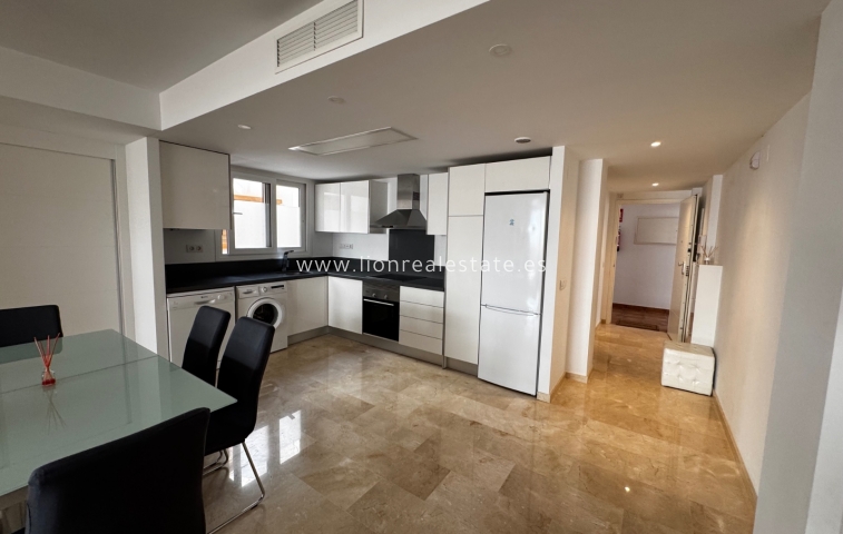 Перепродажа - Квартира / квартира - Punta Prima