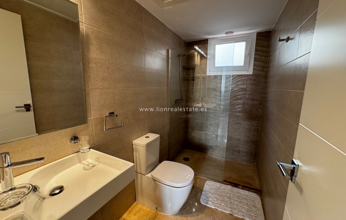 Перепродажа - Квартира / квартира - Punta Prima