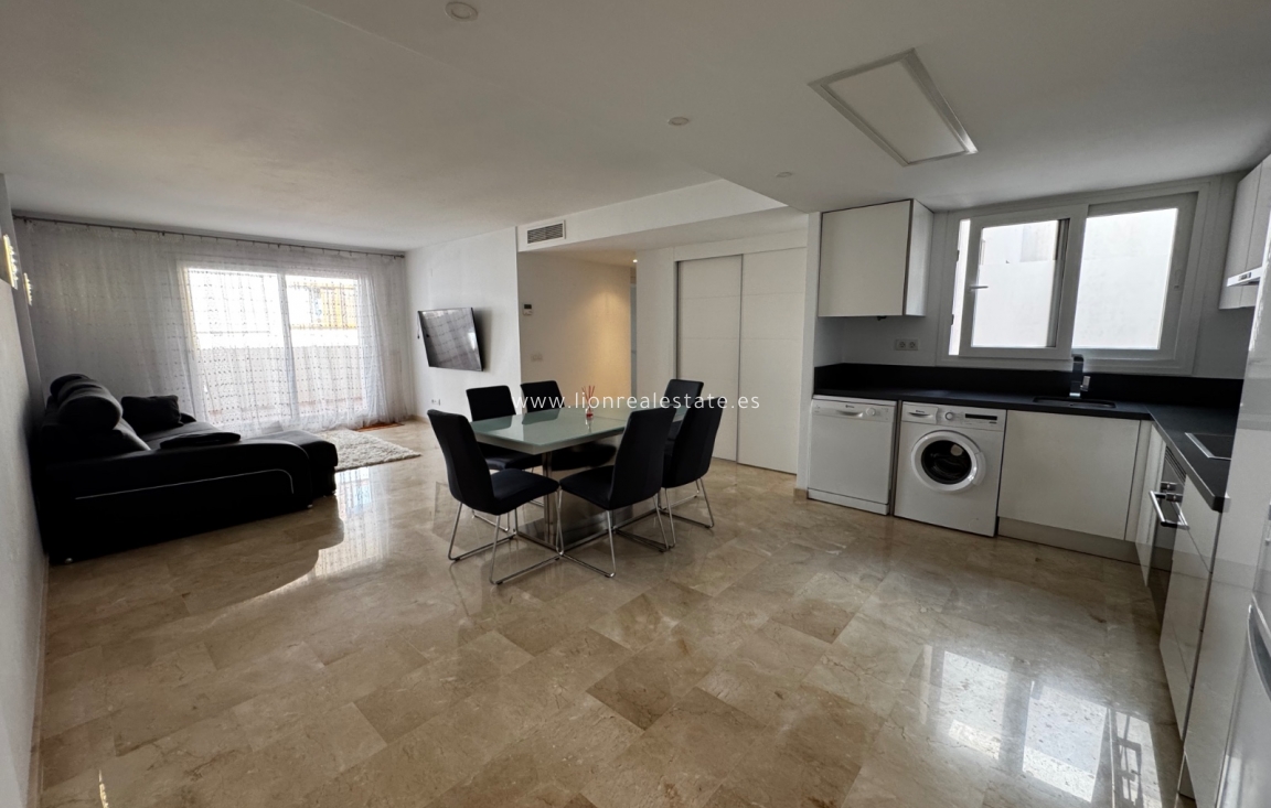 Перепродажа - Квартира / квартира - Punta Prima