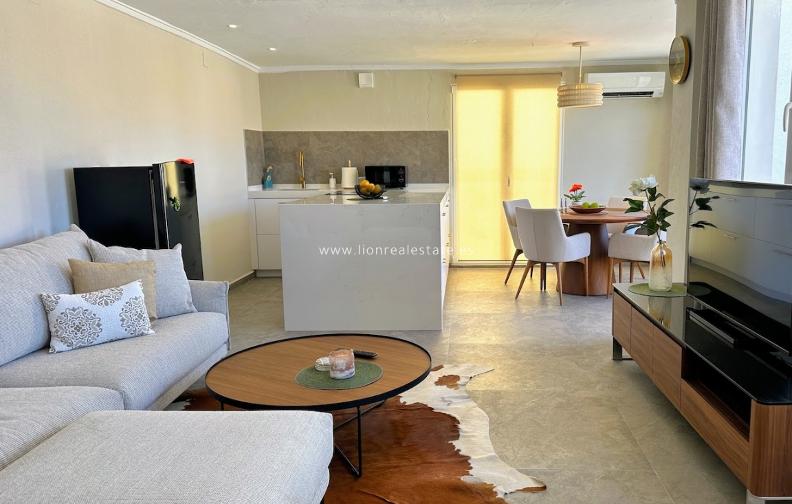 Перепродажа - Квартира / квартира - Torrevieja - Cabo Cervera