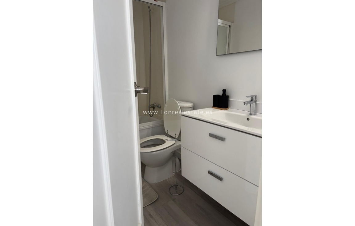 Перепродажа - Квартира / квартира - Torrevieja - Centro