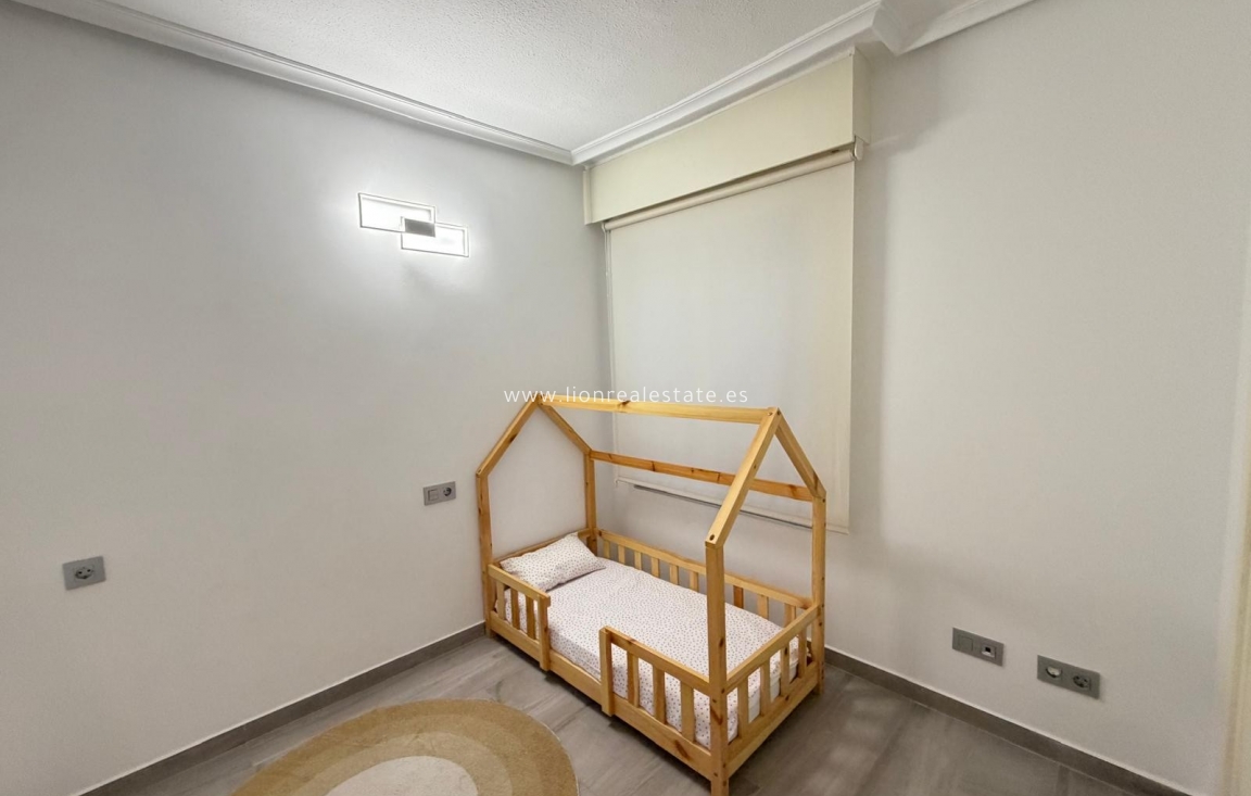 Перепродажа - Квартира / квартира - Torrevieja - Centro