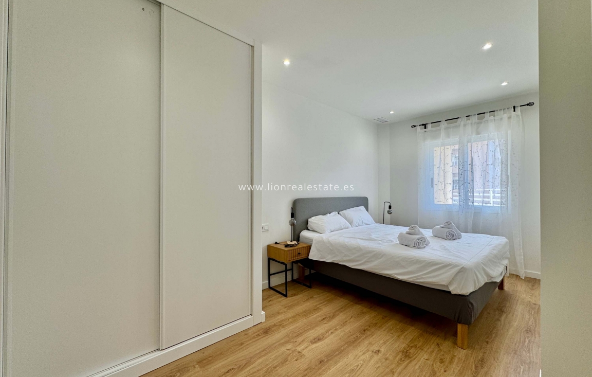 Перепродажа - Квартира / квартира - Torrevieja - Centro