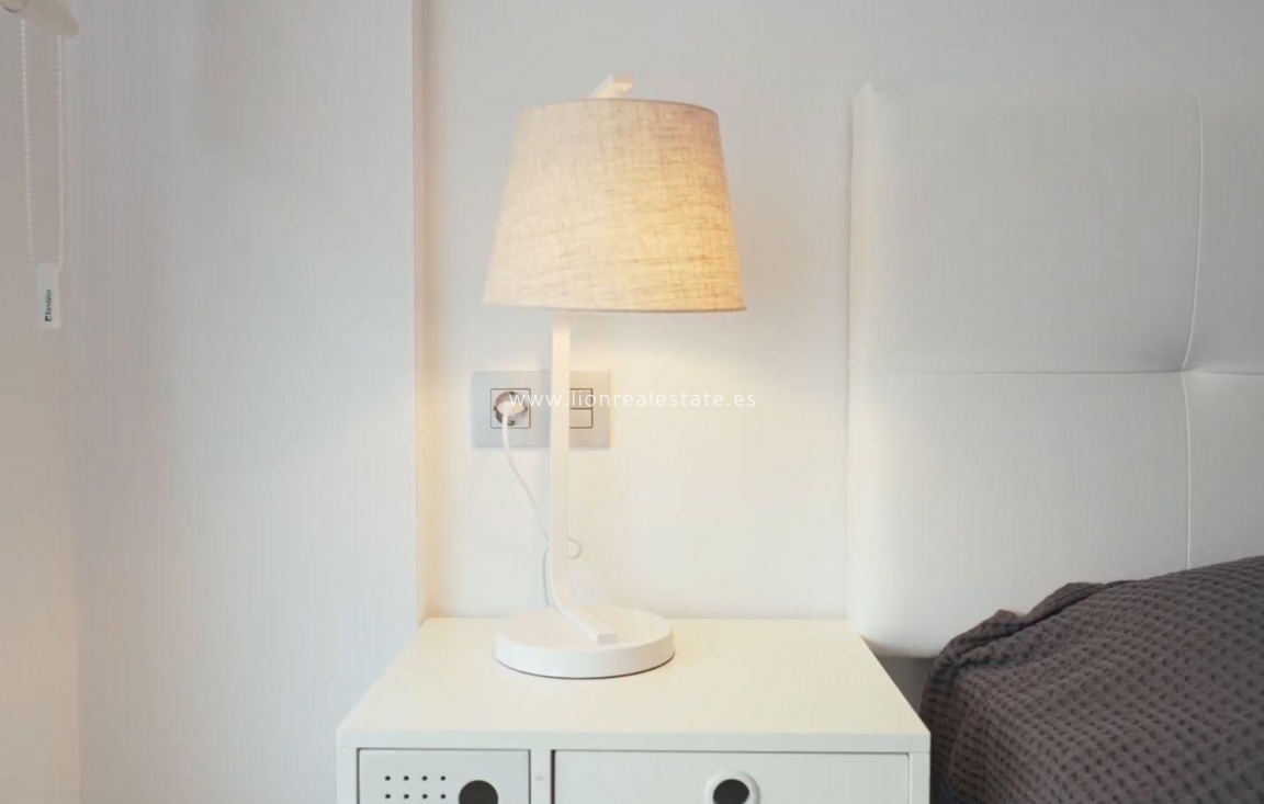 Перепродажа - Квартира / квартира - Torrevieja - Estacion de autobuses