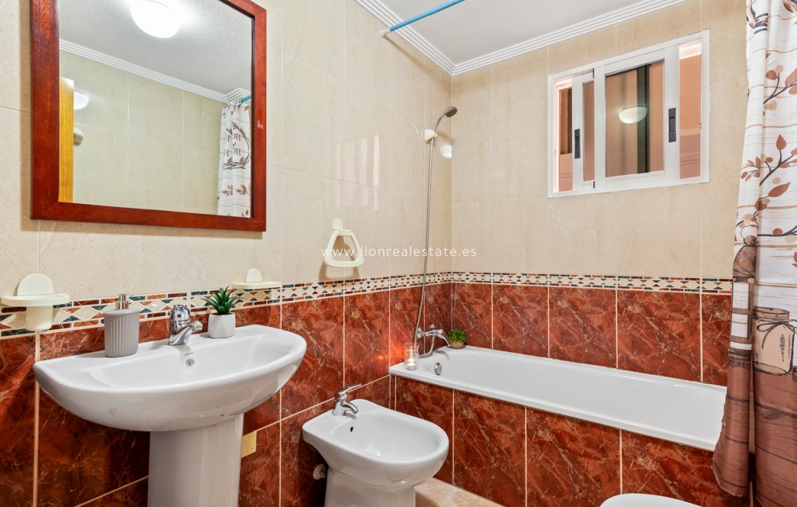 Перепродажа - Квартира / квартира - Torrevieja - Parque de las Naciones