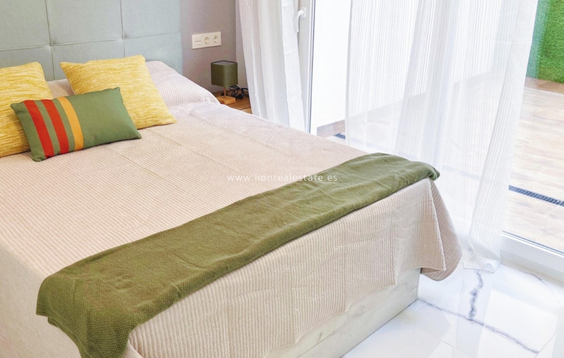 Перепродажа - Квартира / квартира - Torrevieja - Playa del Cura