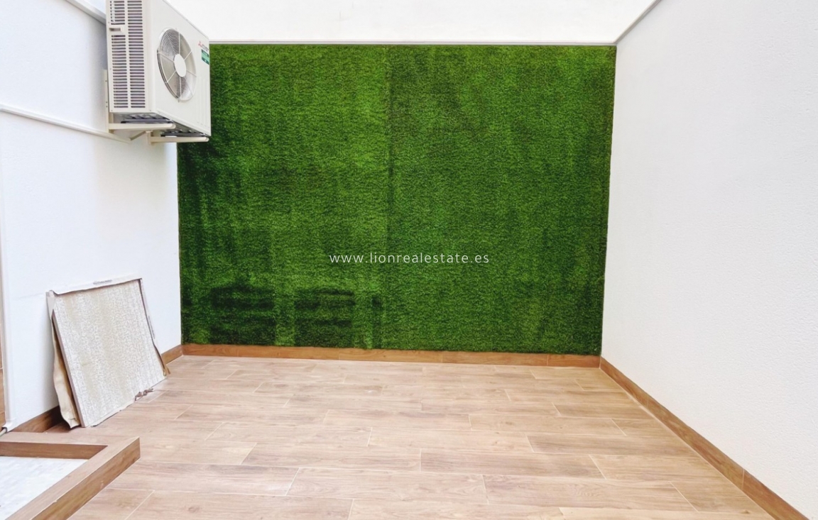 Перепродажа - Квартира / квартира - Torrevieja - Playa del Cura