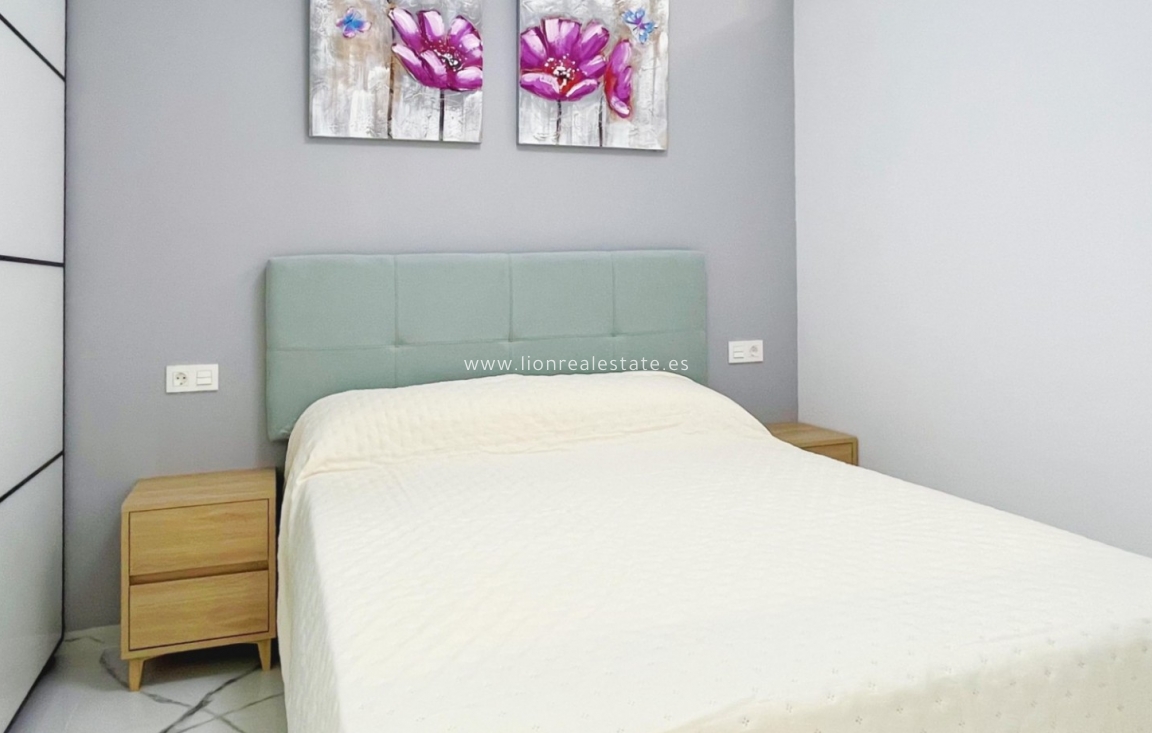 Перепродажа - Квартира / квартира - Torrevieja - Playa del Cura