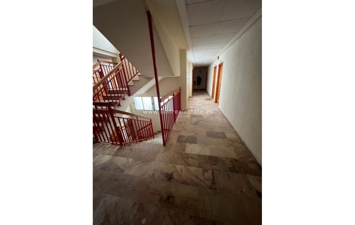 Перепродажа - Квартира / квартира - Torrevieja - Playa del cura