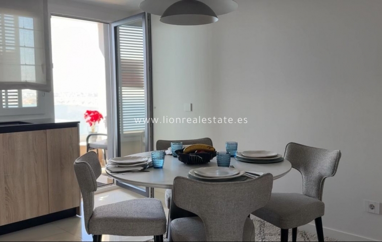 Перепродажа - Квартира / квартира - Torrevieja - Punta Prima