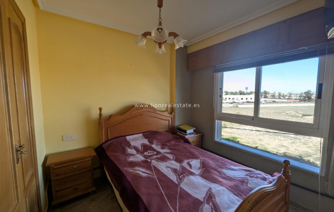 Перепродажа - Квартира / квартира - Torrevieja - Punta Prima