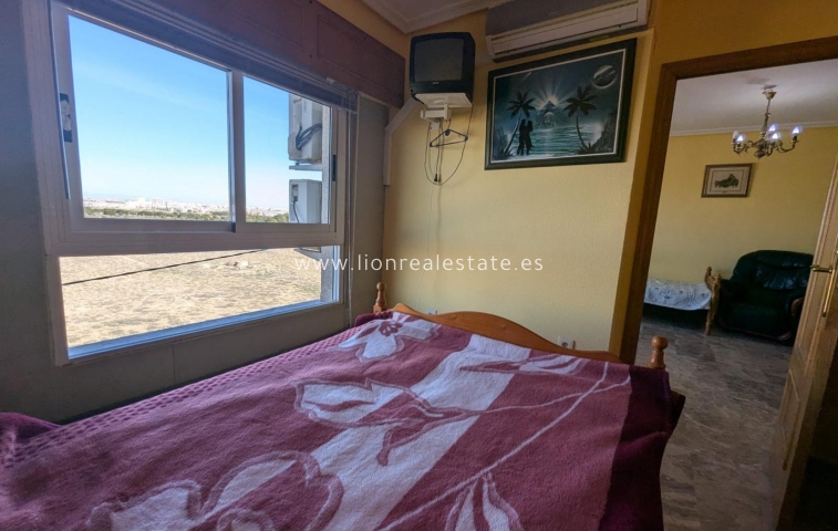 Перепродажа - Квартира / квартира - Torrevieja - Punta Prima