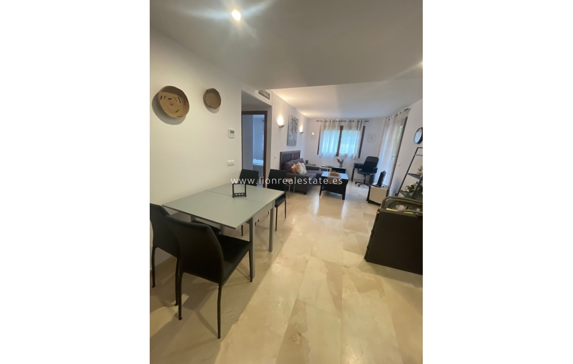 Перепродажа - Квартира / квартира - Torrevieja - Punta Prima