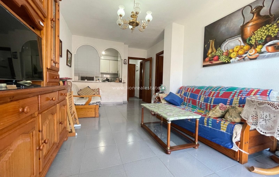 Перепродажа - Квартира / квартира - Torrevieja - Punta Prima