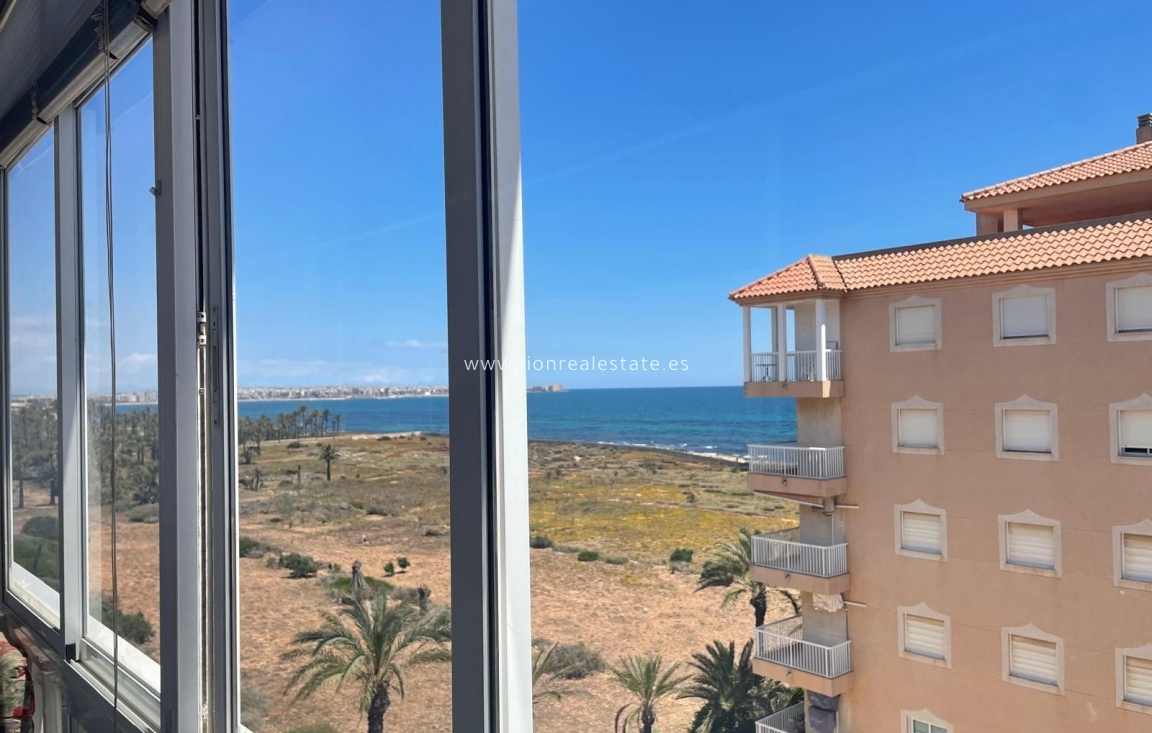 Перепродажа - Квартира / квартира - Torrevieja - Punta Prima
