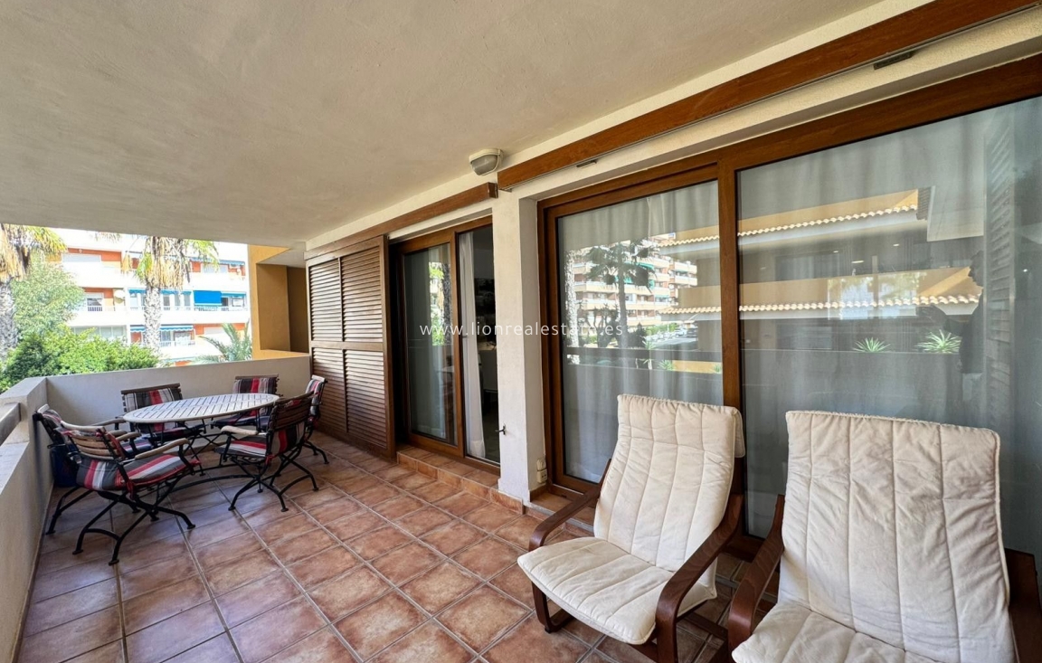 Перепродажа - Квартира / квартира - Torrevieja - Punta Prima