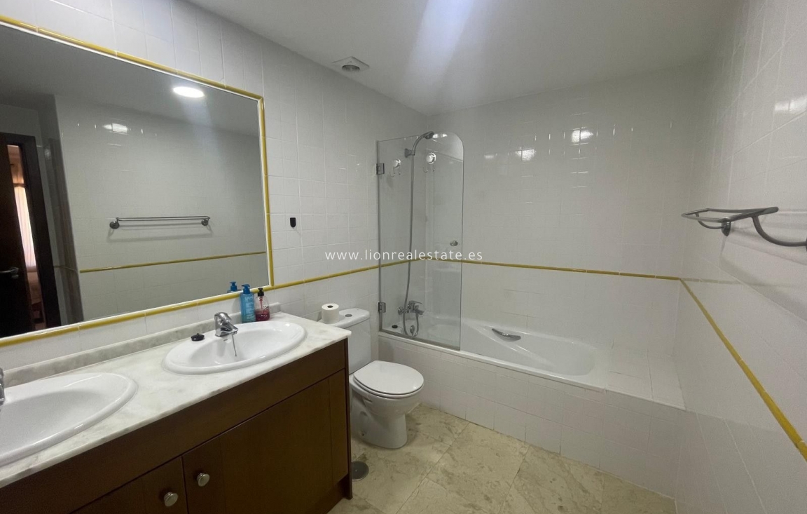 Перепродажа - Квартира / квартира - Torrevieja - Punta Prima